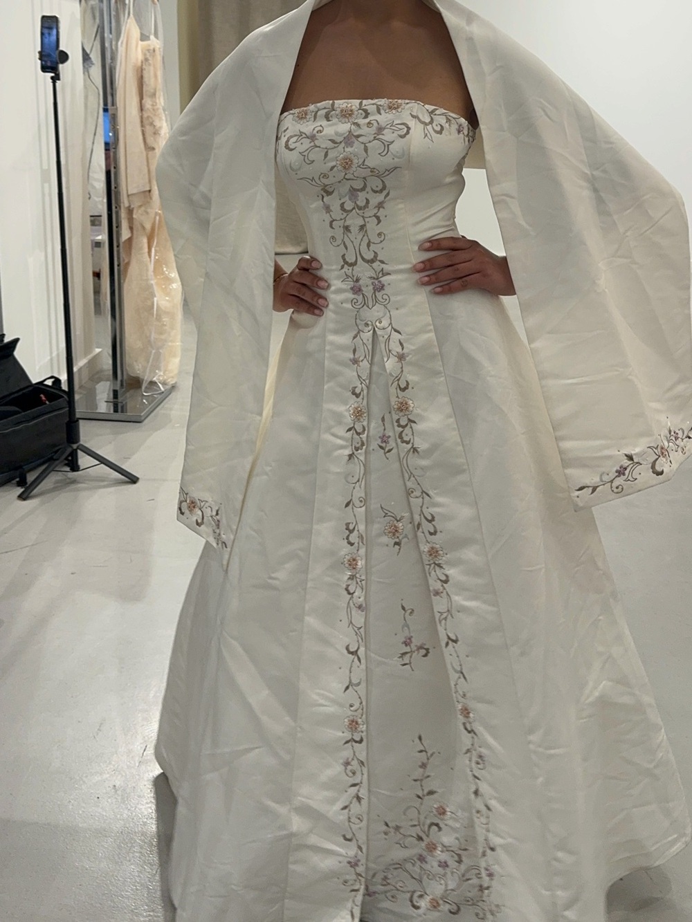 Oth Couture Embroidered Strapless Bridal Gown Corset Back Shawl NWT Size 8